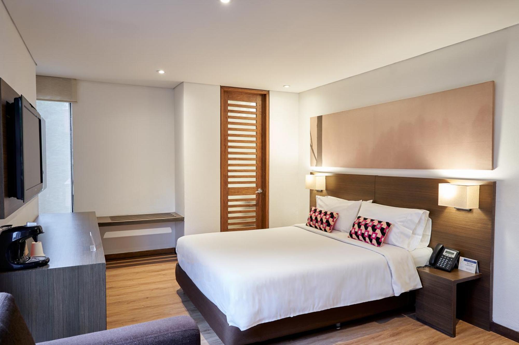 84 Dc Bogota Hotel ภายนอก รูปภาพ